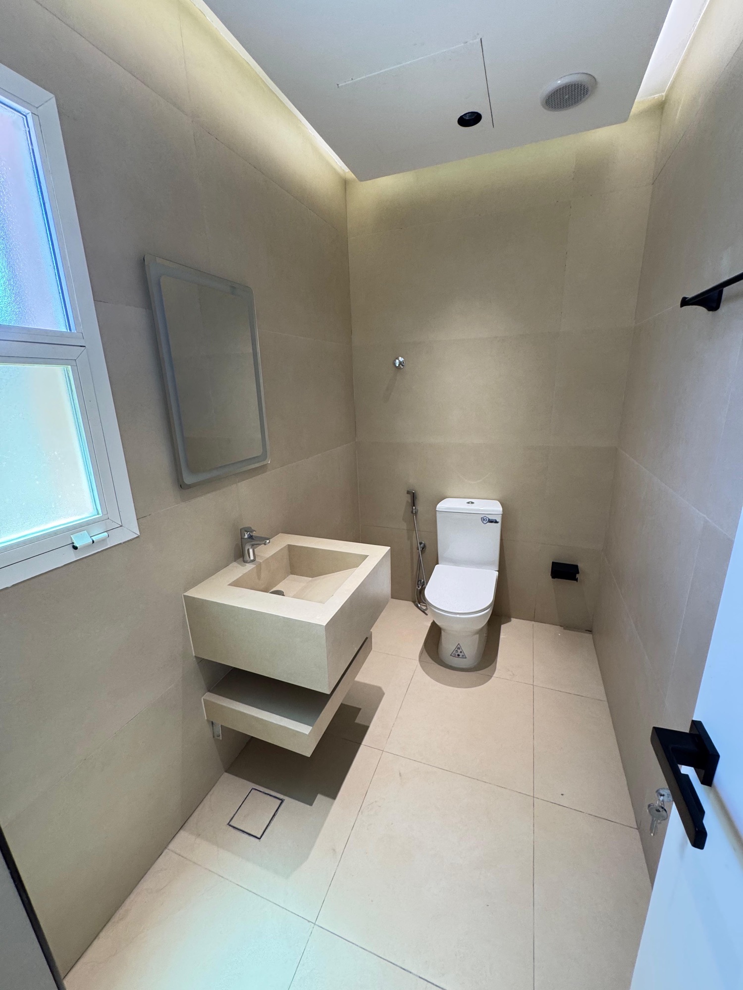 City Bridge villa master suite